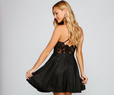 Robe de soirée en tissu pailleté et en dentelle Erina